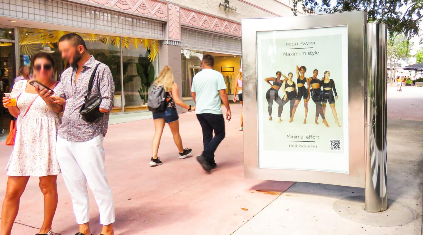 Clear Channel Outdoor lincoln road mall display