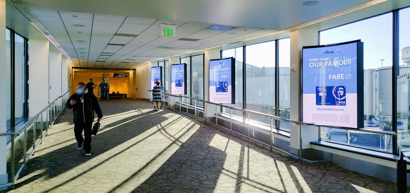 Clear Channel Outdoor LED screen bb