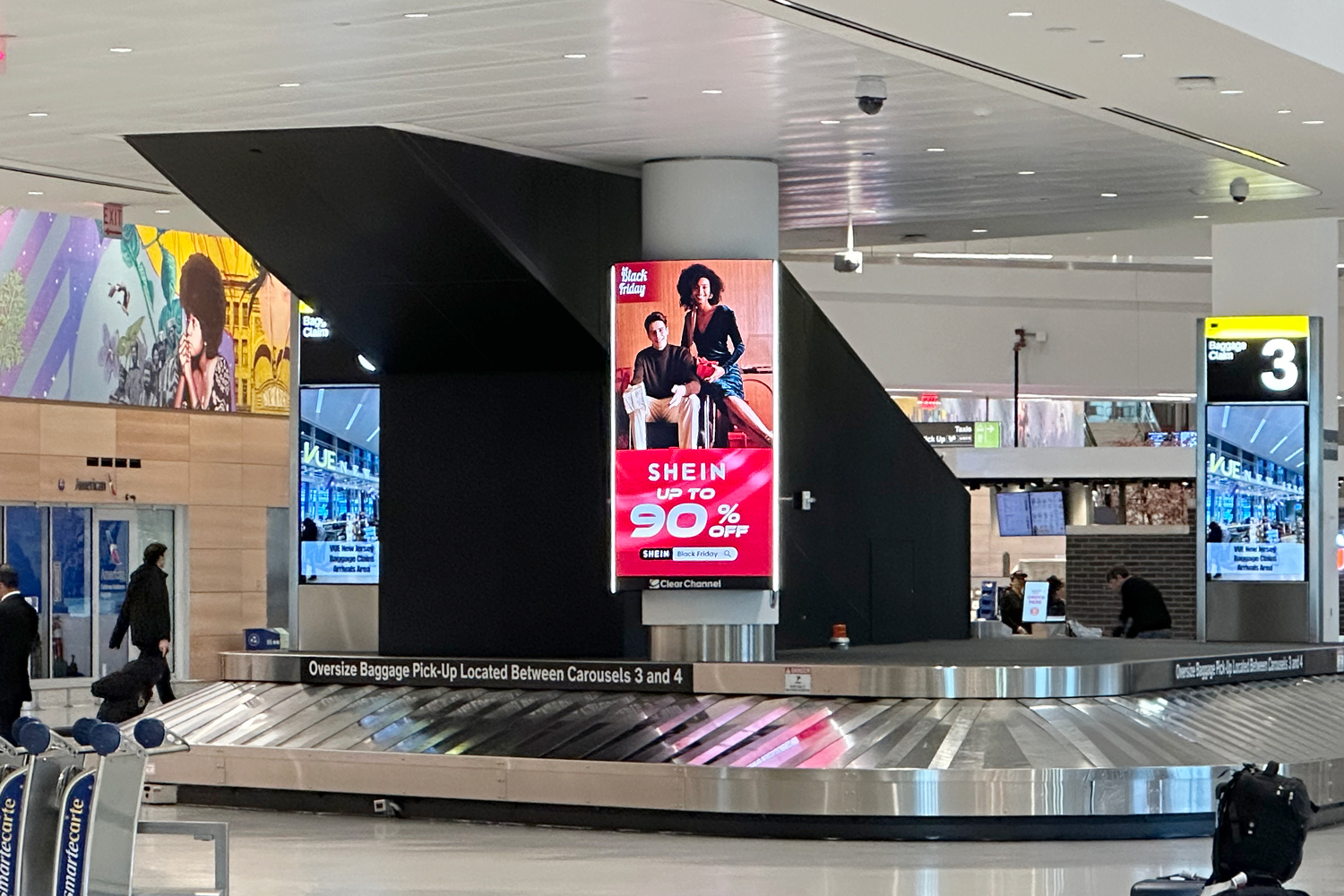 Newark Liberty International Airport LED Screen Black Friday