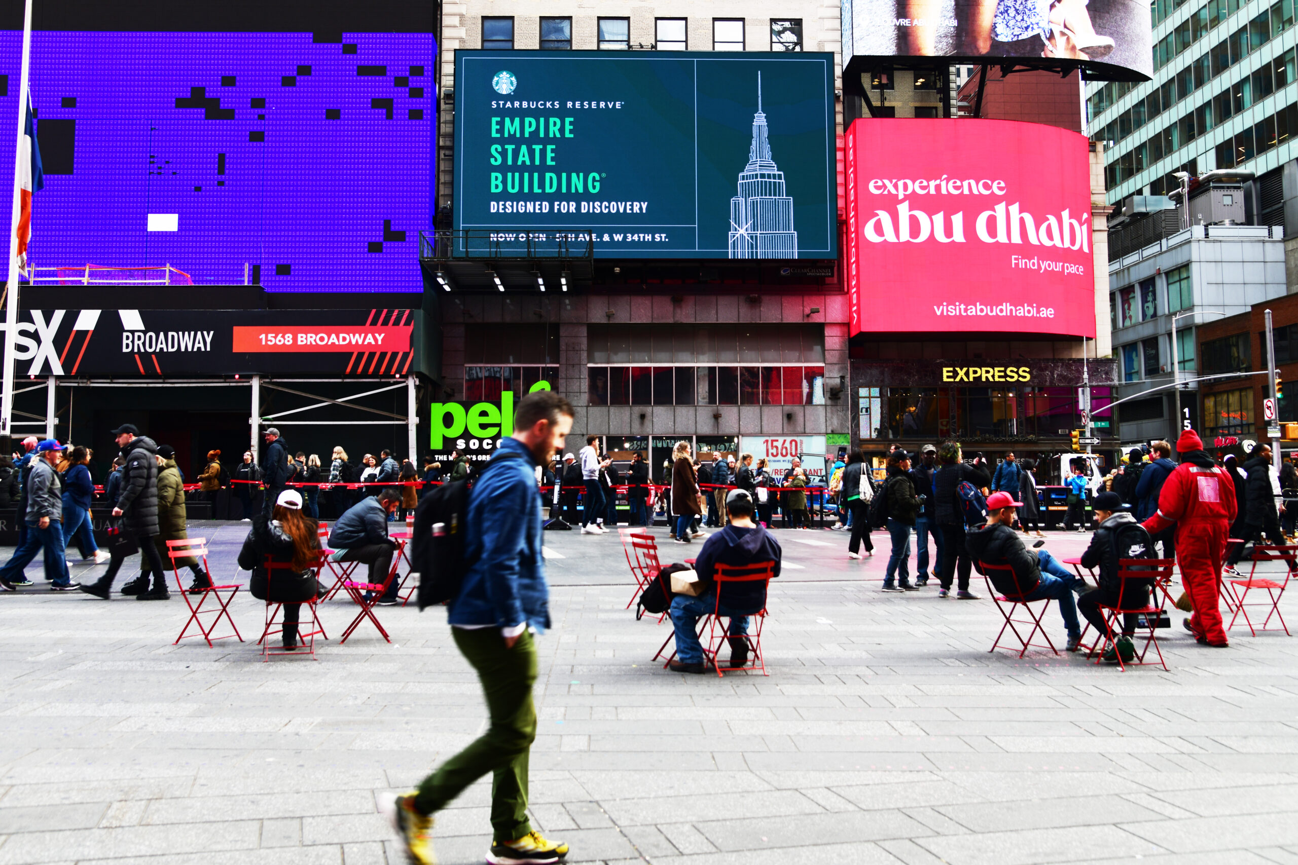 NYC Starbucks, showing up with color